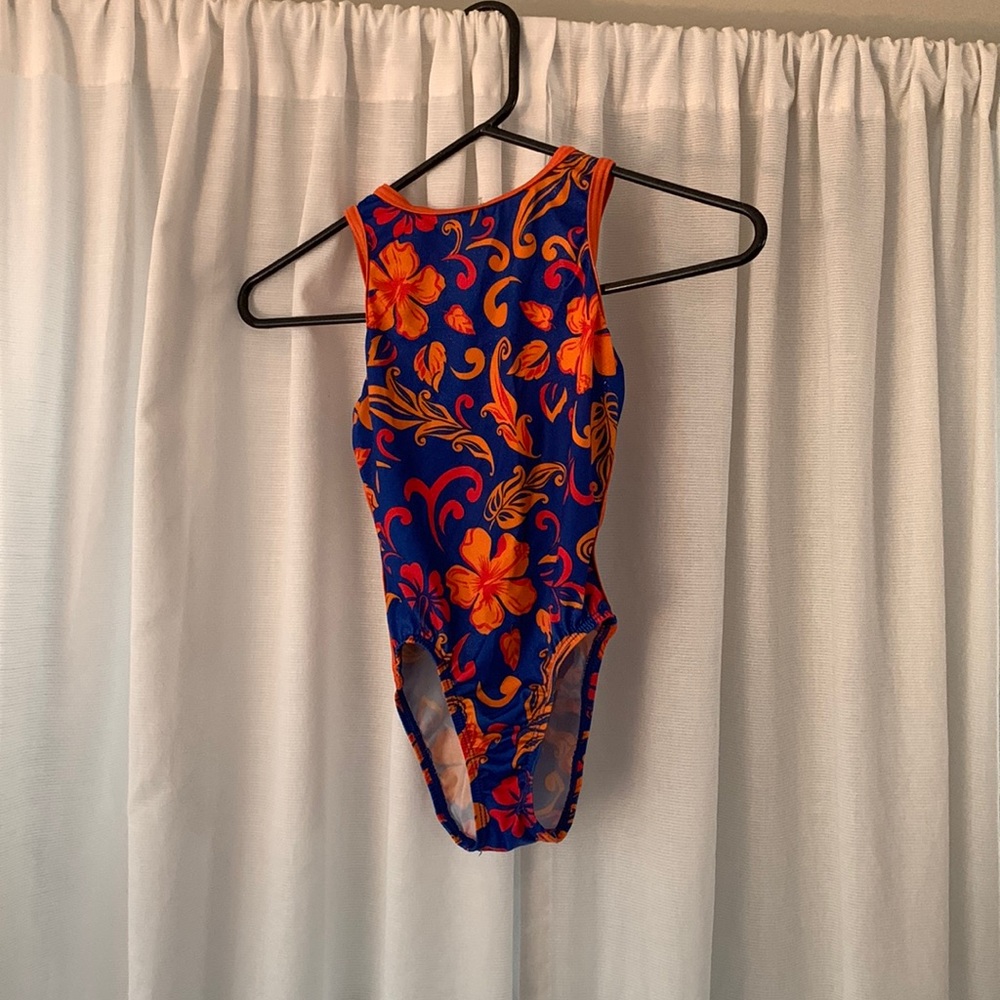 Girls gymnastics Leo